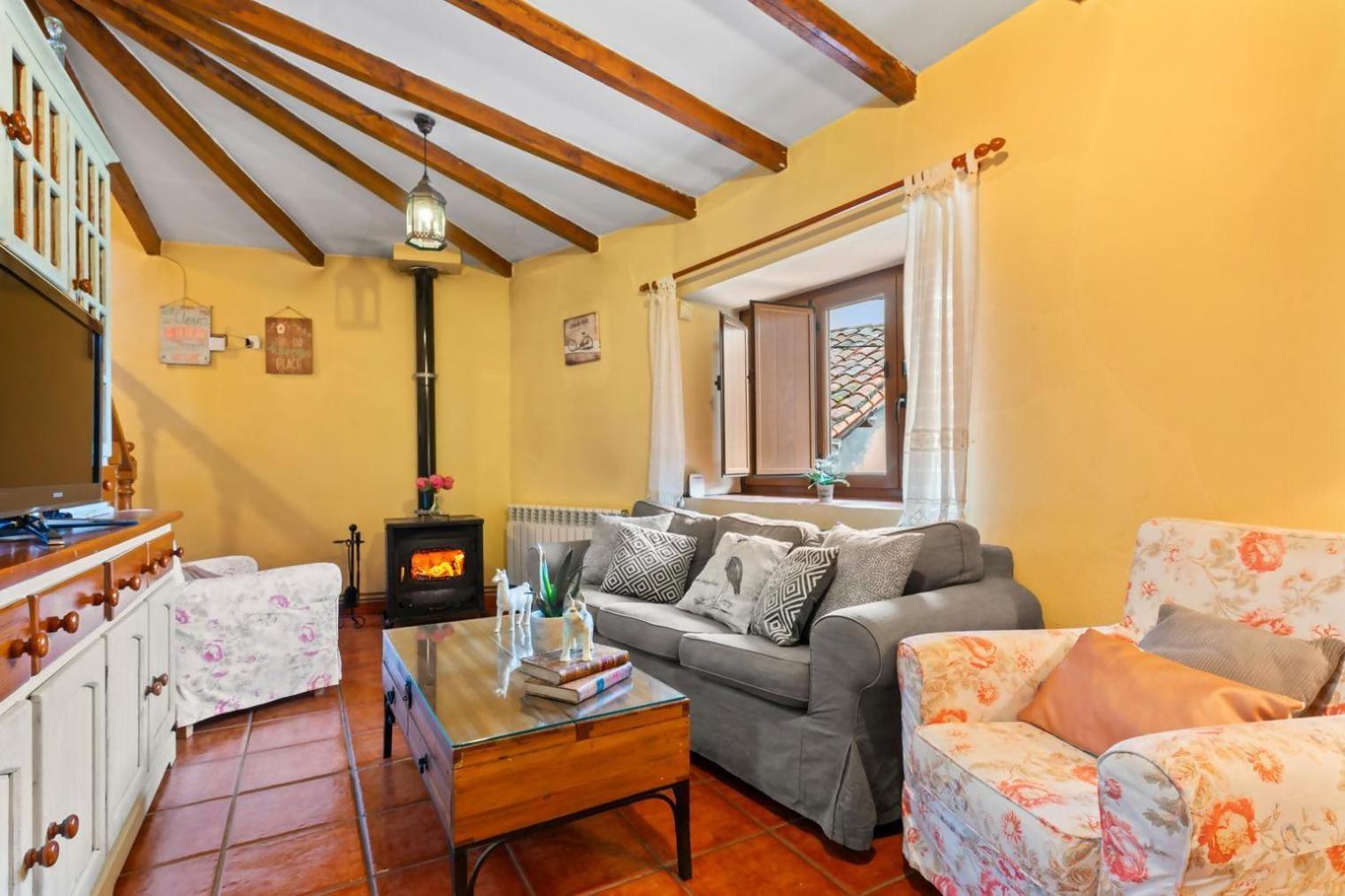 Casa Rural La Carrozal Senda Del Oso Orelleiru Ngoại thất bức ảnh