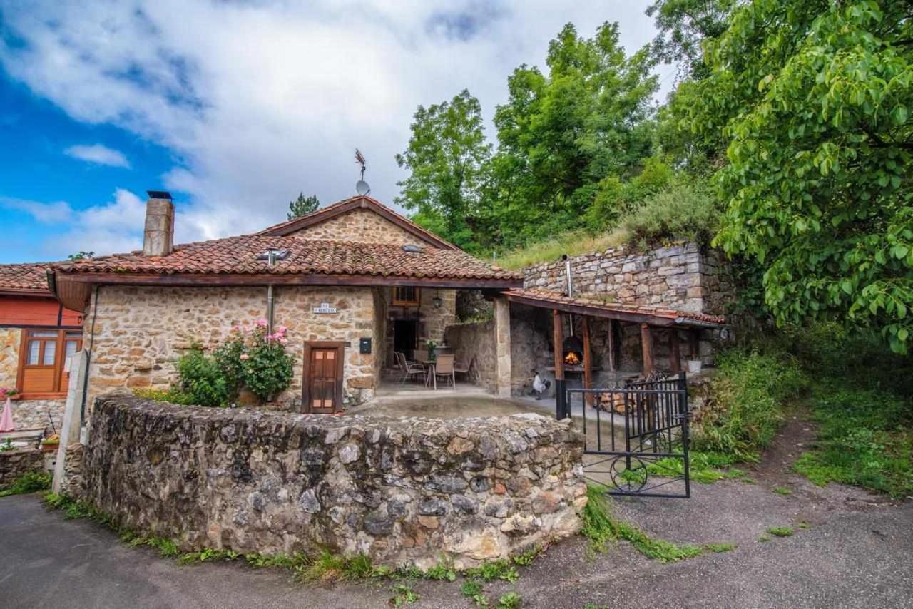 Casa Rural La Carrozal Senda Del Oso Orelleiru Ngoại thất bức ảnh