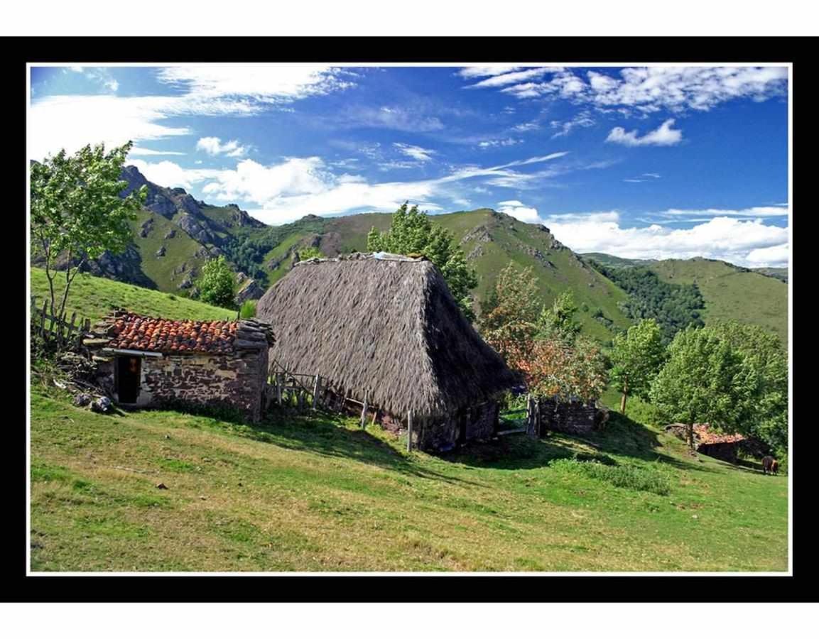 Casa Rural La Carrozal Senda Del Oso Orelleiru Ngoại thất bức ảnh